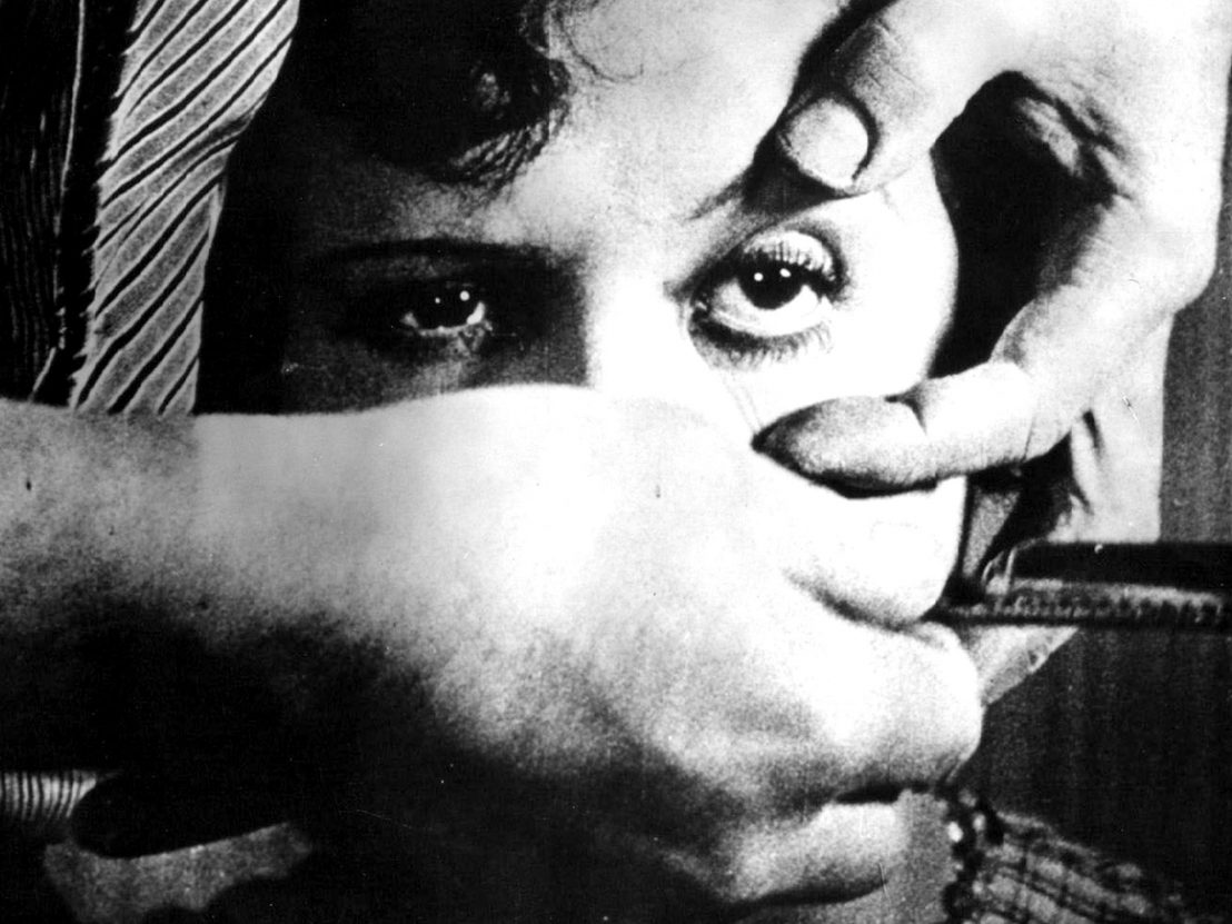 un-chien-andalou-eyeball-scene-1108x0-c-default.jpg