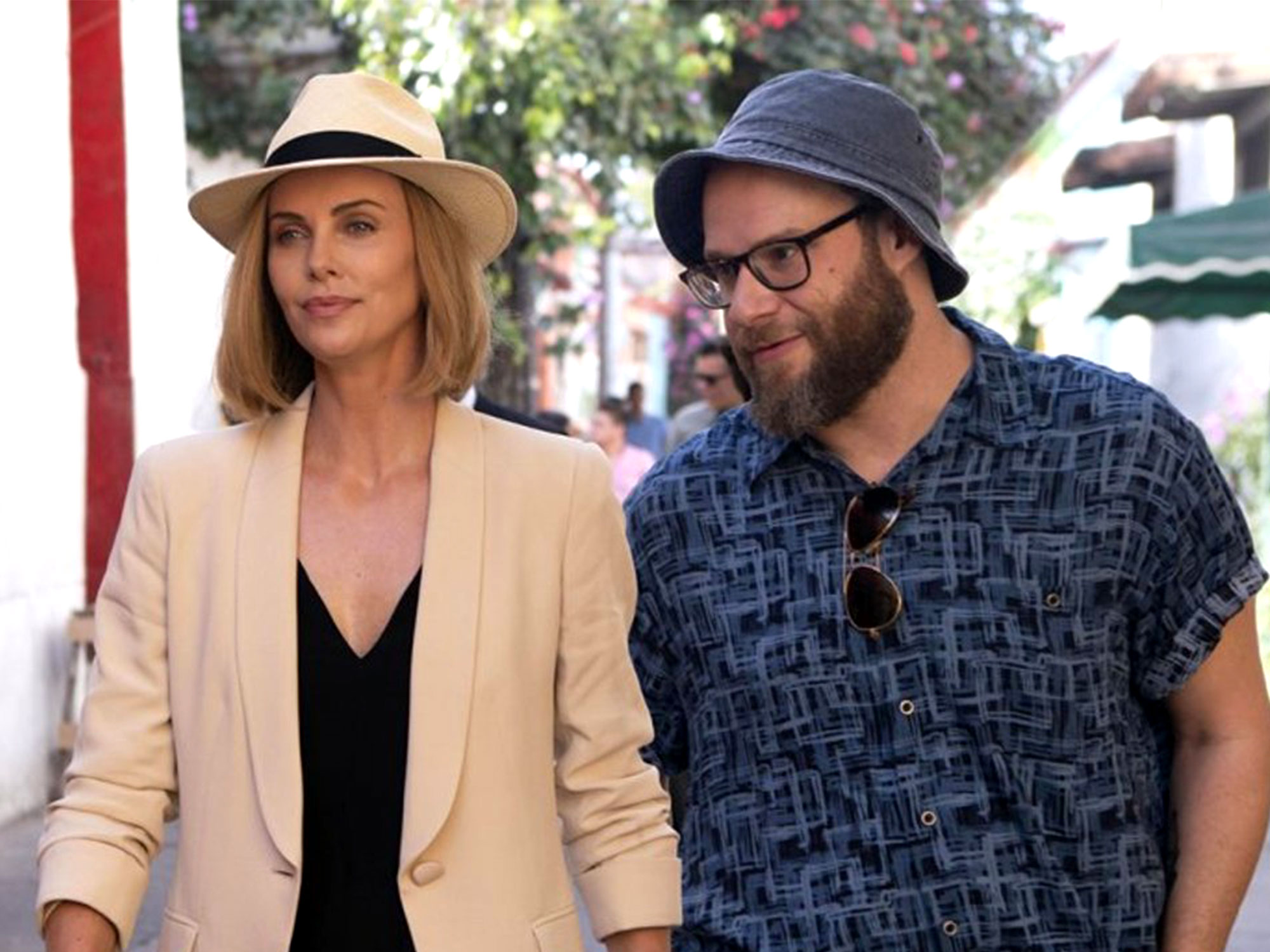 Seth Rogen and Charlize Theron in Long Shot (2019)